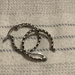 925 diamond chip earrings very light and sparkly not sure of weight